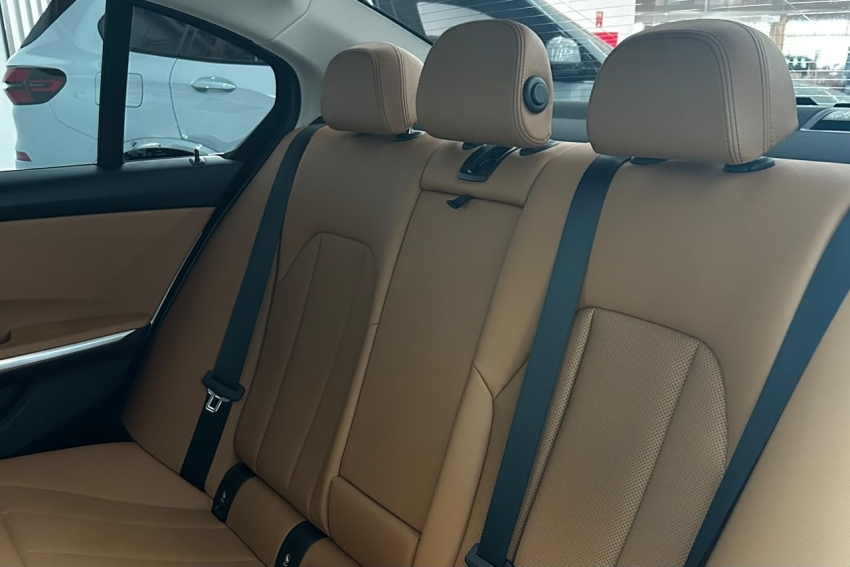 bmw 320i 2.0 16v turbo flex sport gp automatico 5p 202414