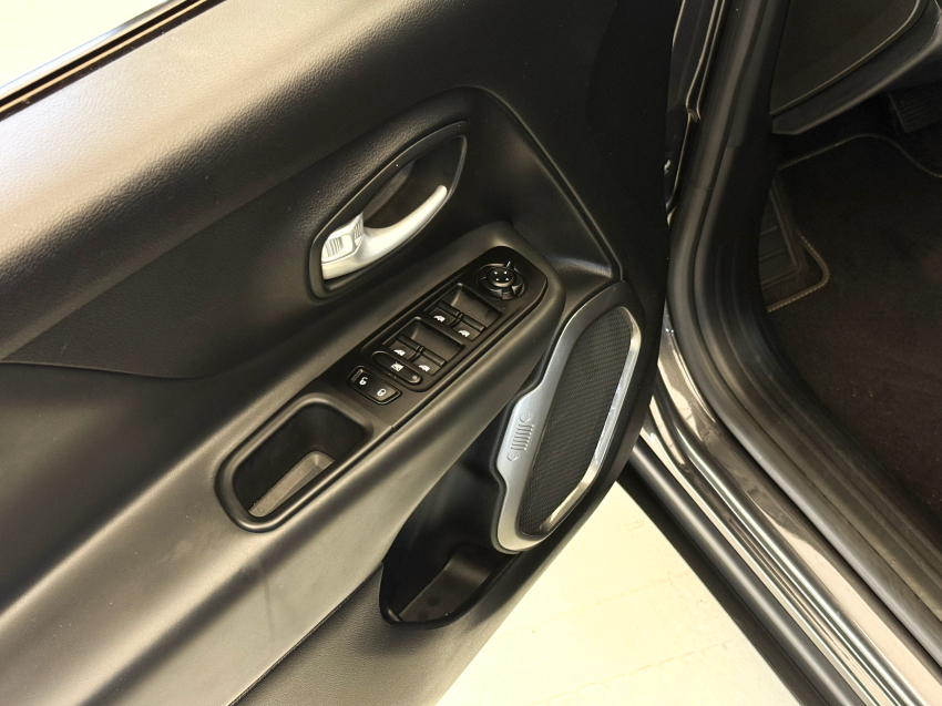 jeep renegade 1.3 t270 turbo flex longitude at6