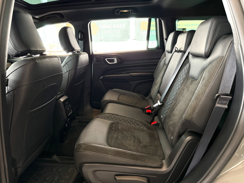 Carro JEEP COMMANDER