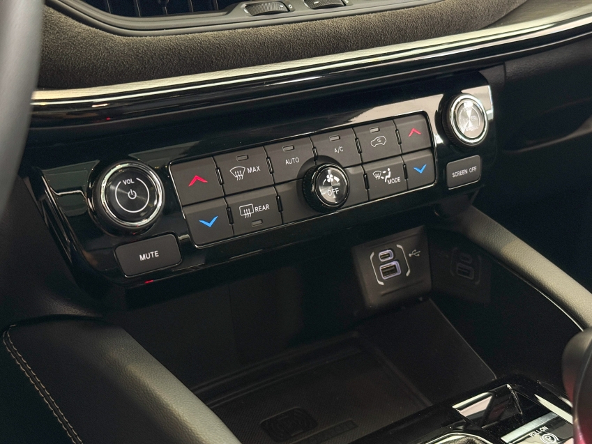 Carro JEEP COMMANDER