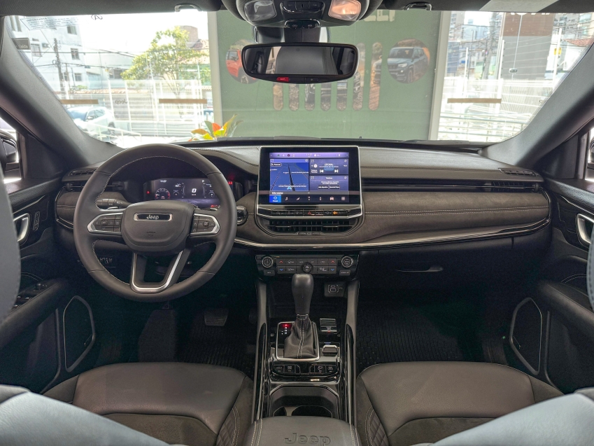 Carro JEEP COMMANDER