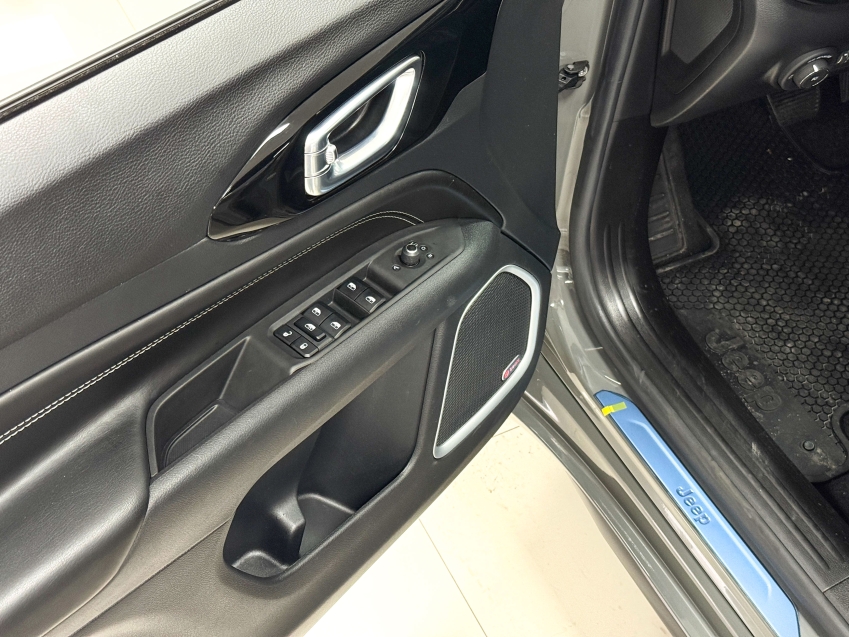 Carro JEEP COMPASS