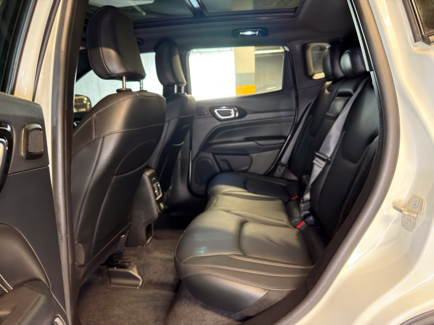 JEEP COMPASS 1.3 T270 TURBO FLEX S AT6 26