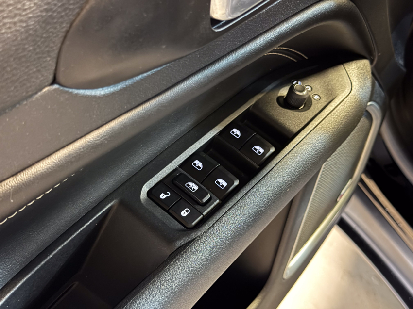 JEEP COMPASS 1.3 T270 TURBO FLEX LONGITUDE AT6 24