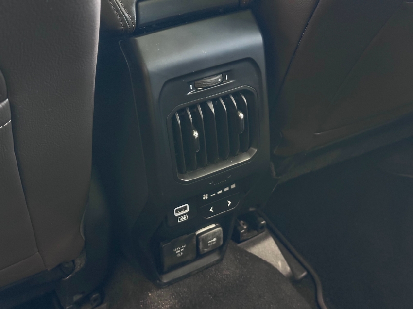 Carro JEEP COMMANDER
