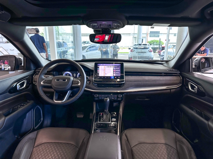 Carro JEEP COMMANDER