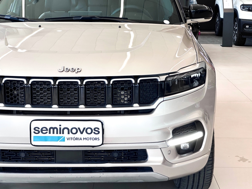 Carro JEEP COMMANDER