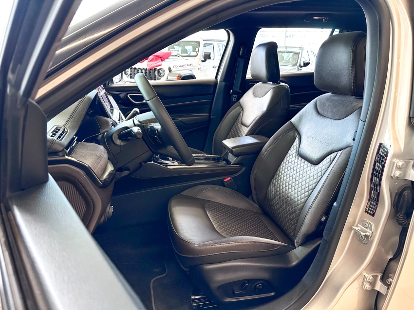 Carro JEEP COMMANDER