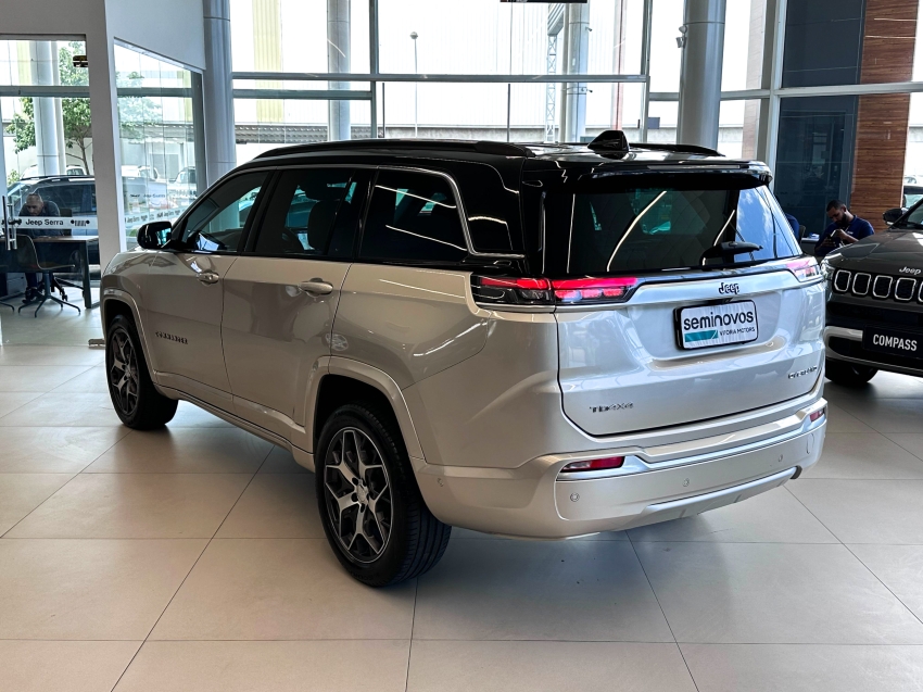 Carro JEEP COMMANDER