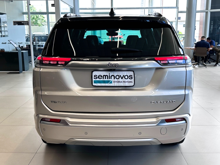 Carro JEEP COMMANDER