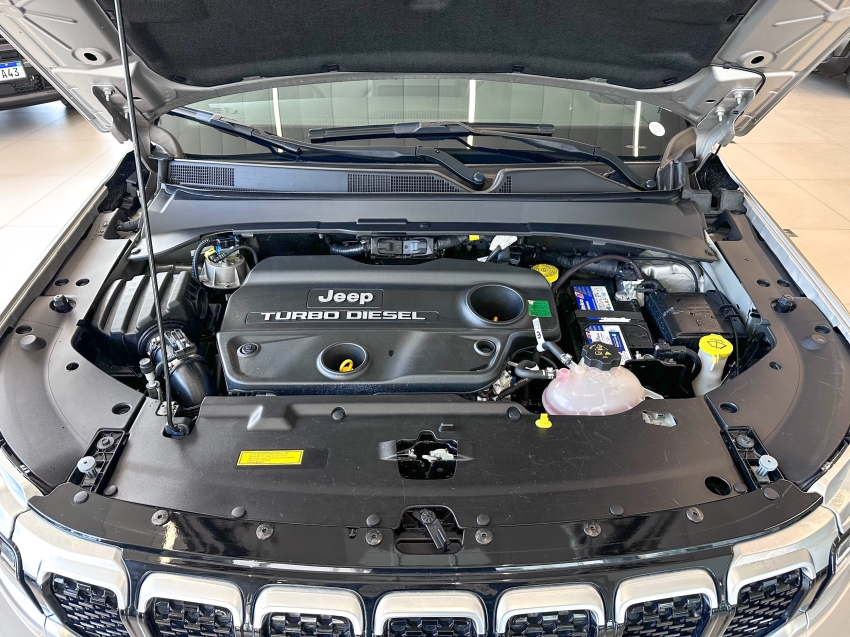 Carro JEEP COMMANDER