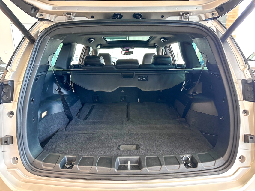 Carro JEEP COMMANDER