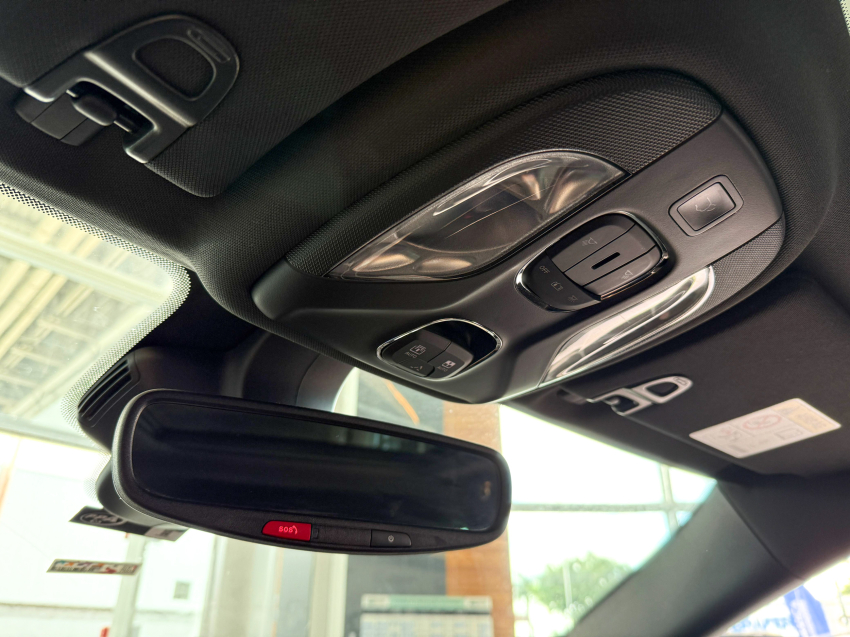 jeep commander 2.0 td380 turbo diesel overland at9
