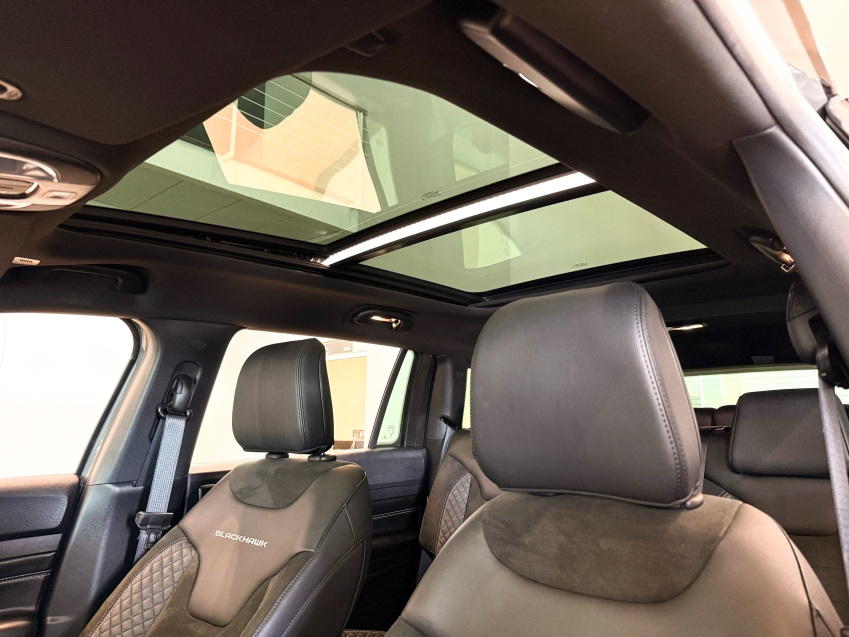 Carro JEEP COMMANDER