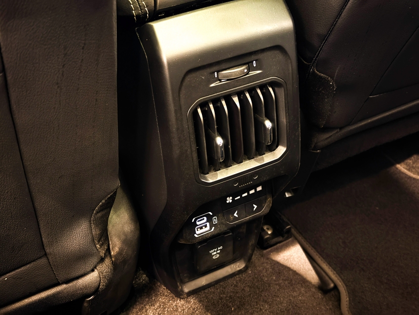 Carro JEEP COMMANDER