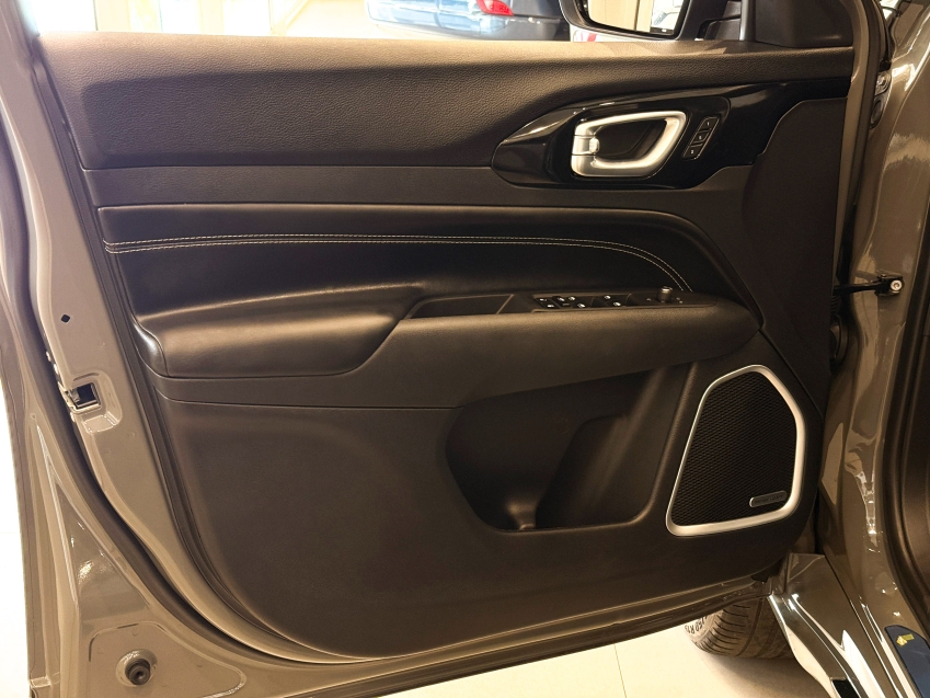 Carro JEEP COMMANDER
