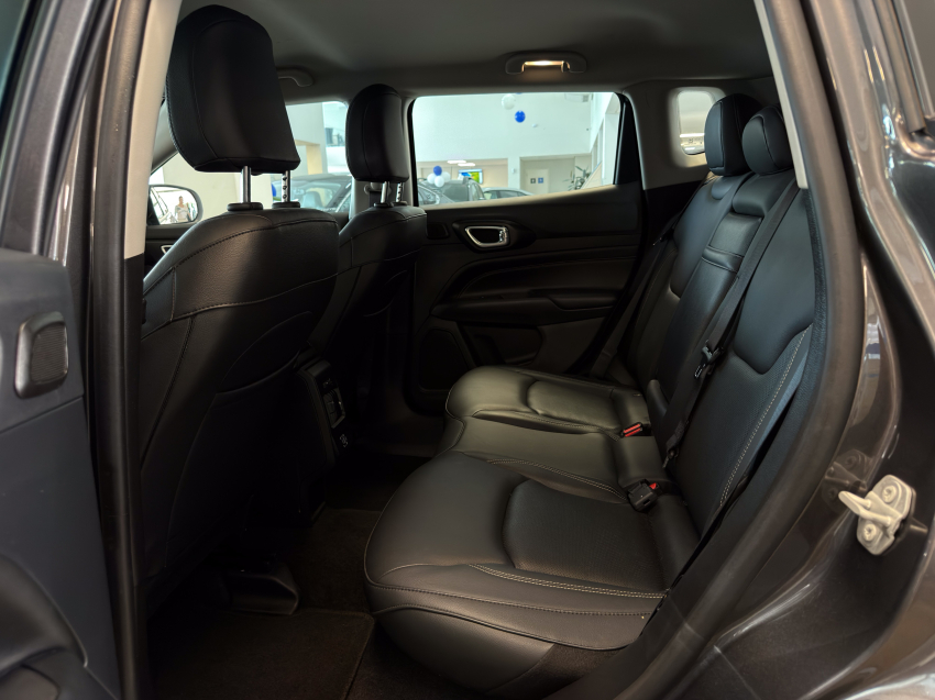 JEEP COMPASS 1.3 T270 TURBO FLEX LONGITUDE AT6 27