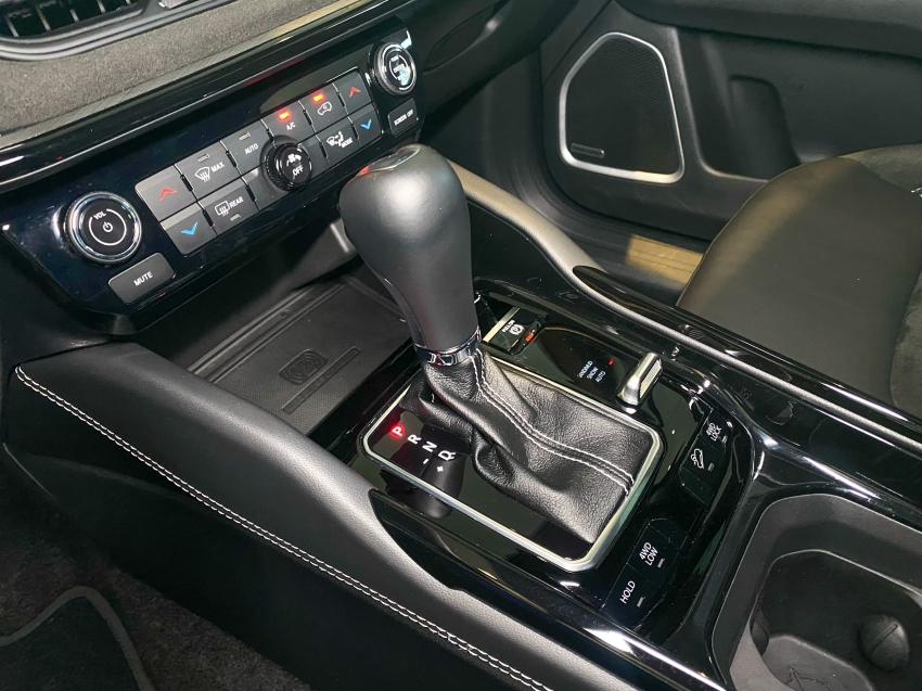 Carro JEEP COMMANDER