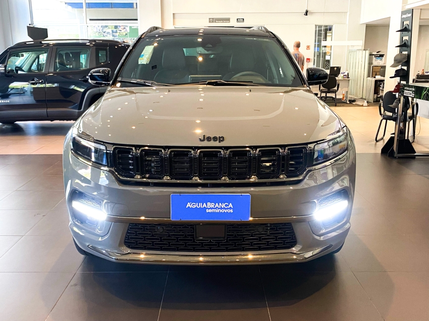 Carro JEEP COMMANDER