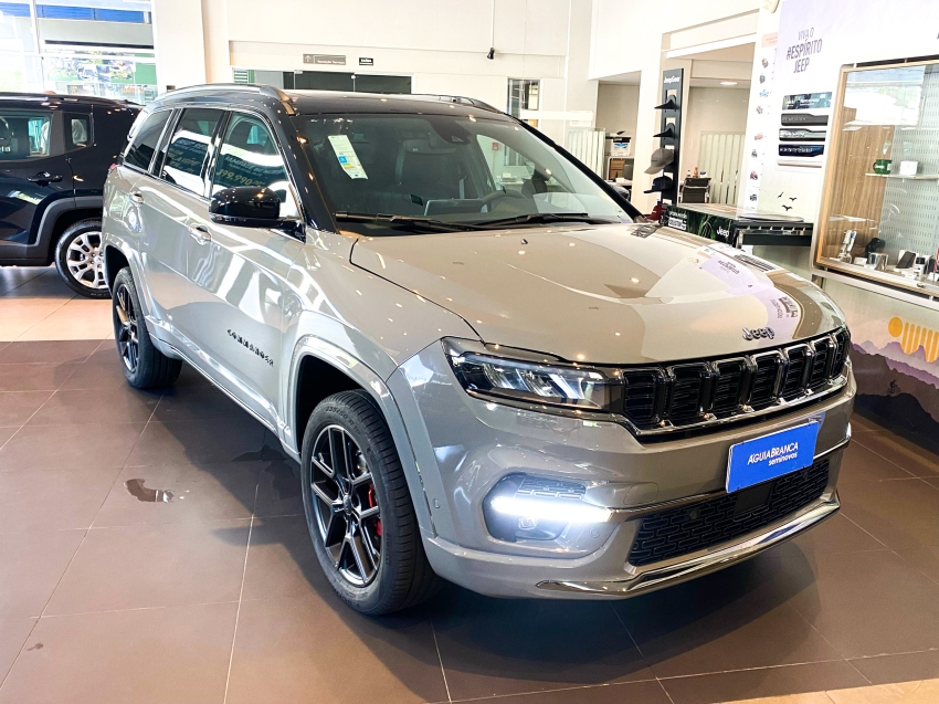 Carro JEEP COMMANDER