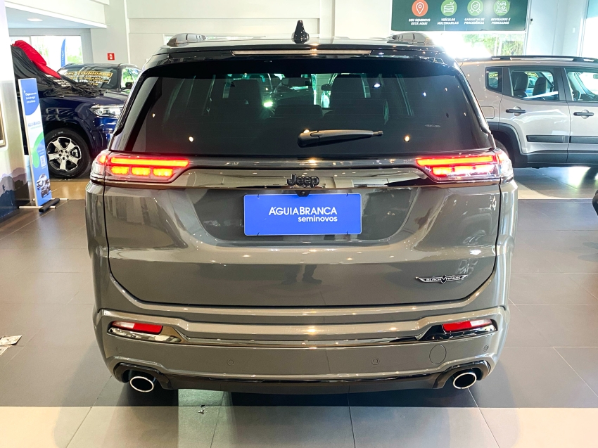 Carro JEEP COMMANDER