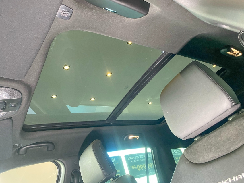 Carro JEEP COMMANDER