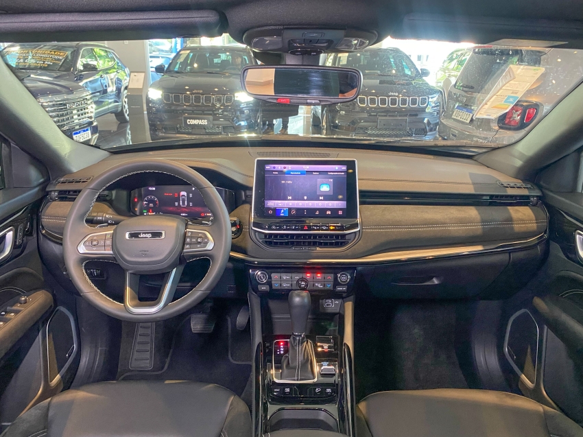 Carro JEEP COMMANDER