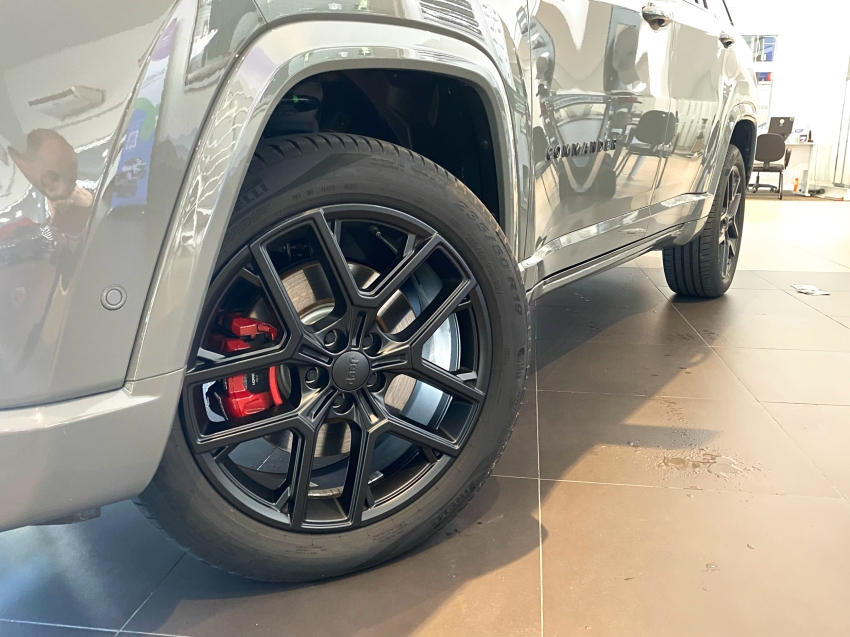 Carro JEEP COMMANDER