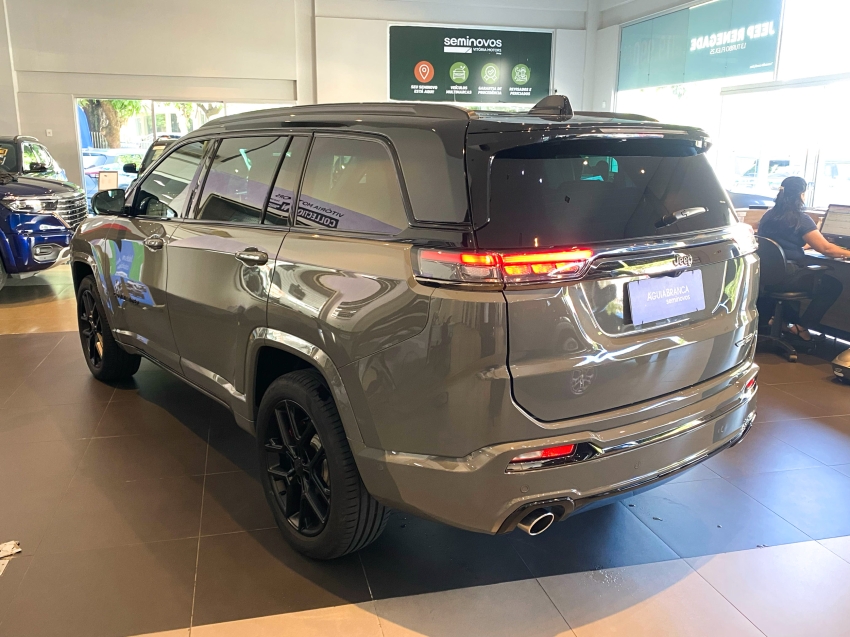 Carro JEEP COMMANDER