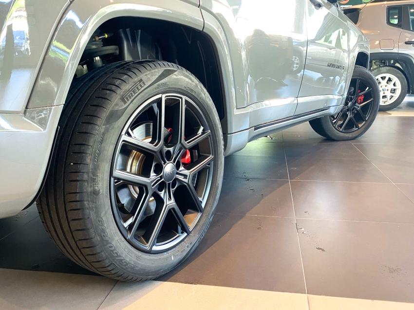 Carro JEEP COMMANDER