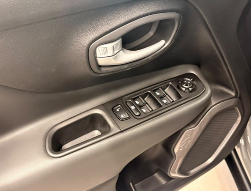 JEEP RENEGADE 1.3 T270 TURBO FLEX LONGITUDE AT6 22