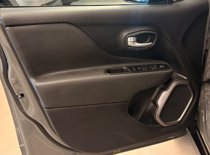 JEEP RENEGADE 1.3 T270 TURBO FLEX LONGITUDE AT6 21