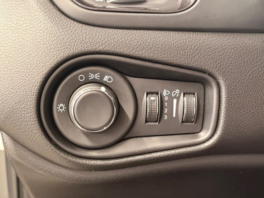 JEEP RENEGADE 1.3 T270 TURBO FLEX LONGITUDE AT6 17