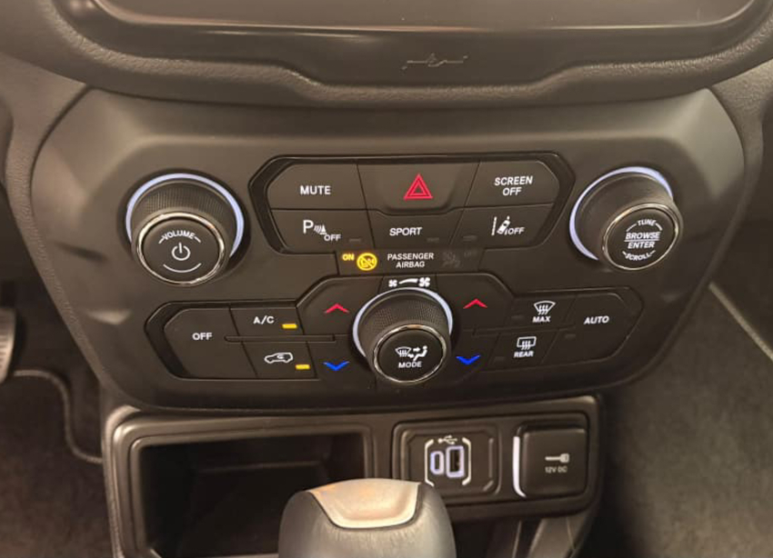 JEEP RENEGADE 1.3 T270 TURBO FLEX LONGITUDE AT6 19