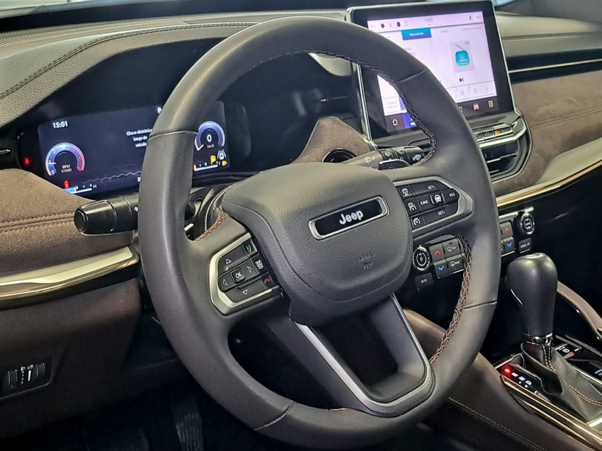 JEEP COMMANDER 2.0 TD380 TURBO DIESEL OVERLAND AT9 16