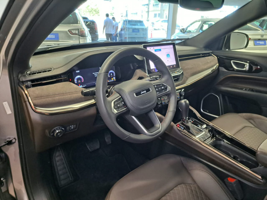 JEEP COMMANDER 2.0 TD380 TURBO DIESEL OVERLAND AT9 15