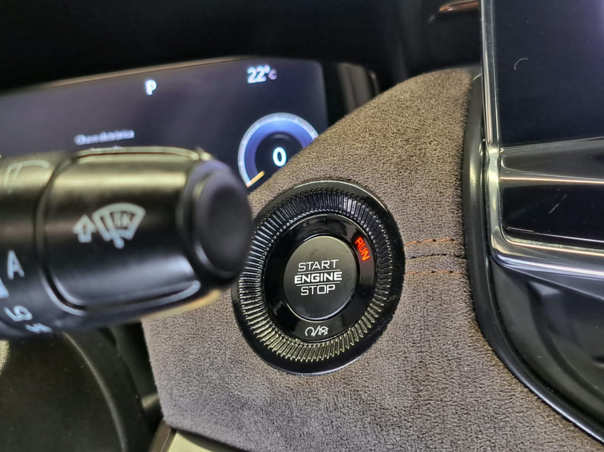 JEEP COMMANDER 2.0 TD380 TURBO DIESEL OVERLAND AT9 17