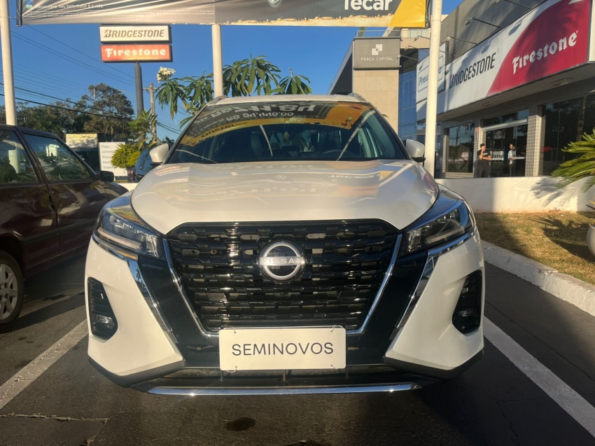 nissan kicks 1.6 16v flexstart exclusive xtronic flex 4p automatico 2024