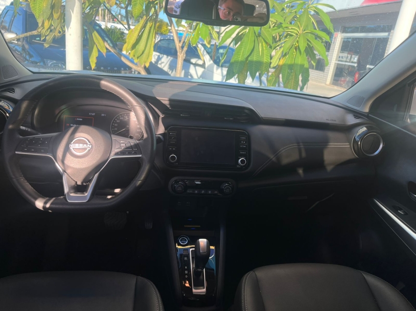 nissan kicks 1.6 16v flexstart exclusive xtronic flex 4p automatico 2024