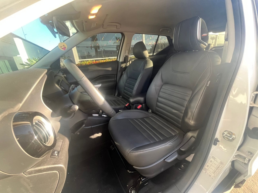 nissan kicks 1.6 16v flexstart exclusive xtronic flex 4p automatico 2024