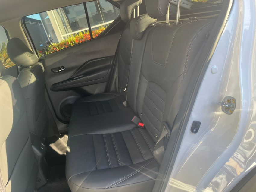 nissan kicks 1.6 16v flexstart exclusive xtronic flex 4p automatico 2024