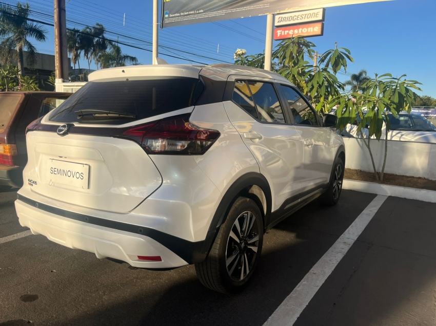 nissan kicks 1.6 16v flexstart exclusive xtronic flex 4p automatico 2024