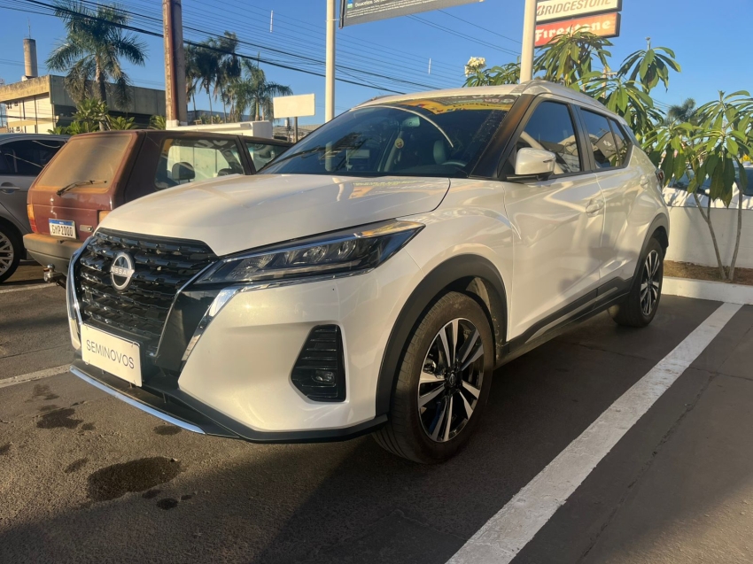 nissan kicks 1.6 16v flexstart exclusive xtronic flex 4p automatico 2024