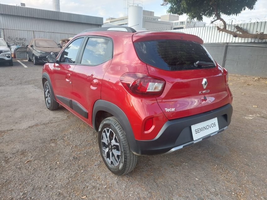 renault kwid outsider