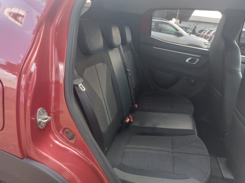 renault kwid outsider