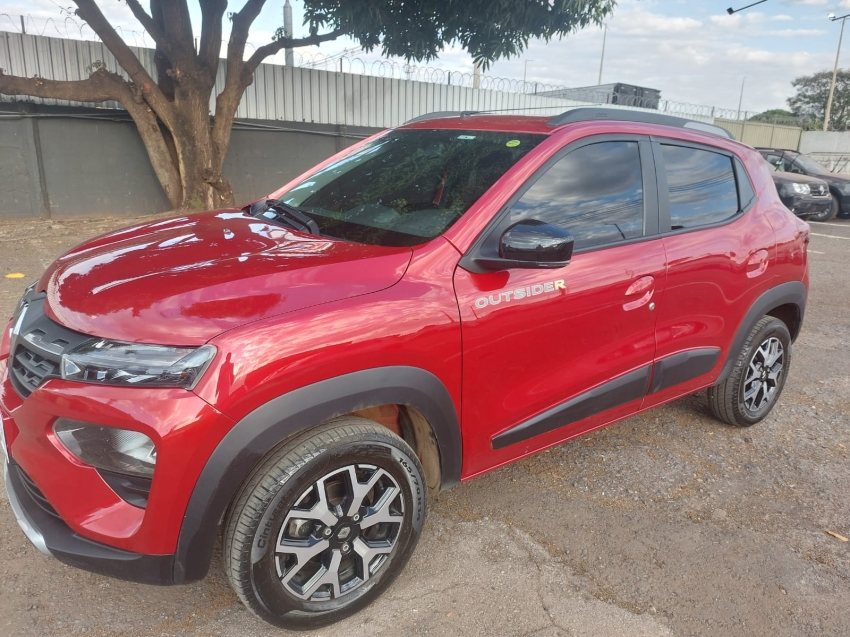 renault kwid outsider