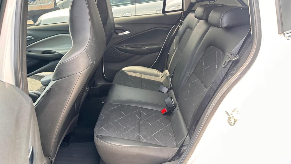 chevrolet onix premier at