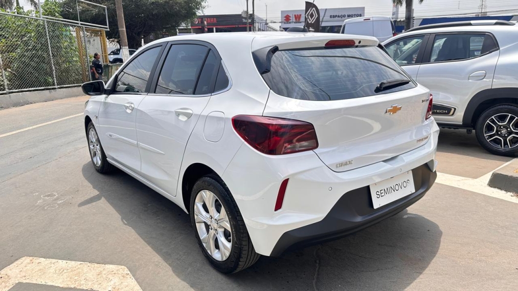 chevrolet onix premier at