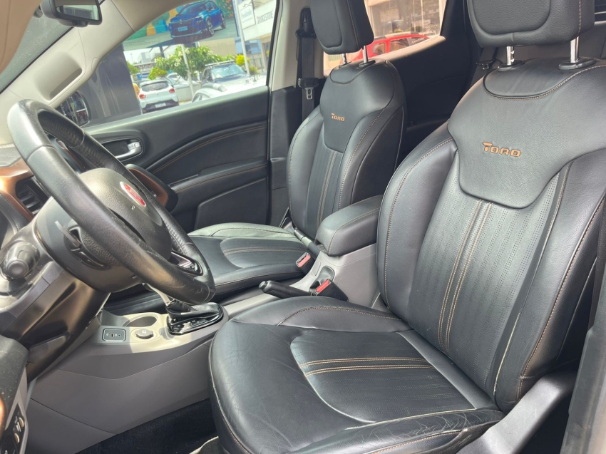 fiat toro 2.4 16v multiair flex volcano at9 4p automatico 20199