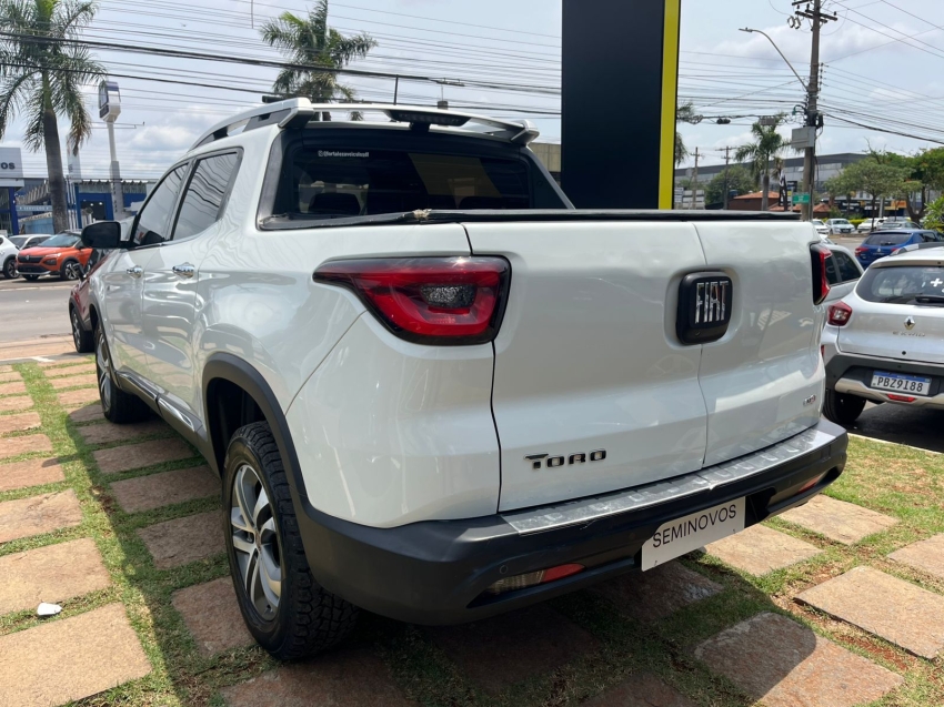 fiat toro 2.4 16v multiair flex volcano at9 4p automatico 20195